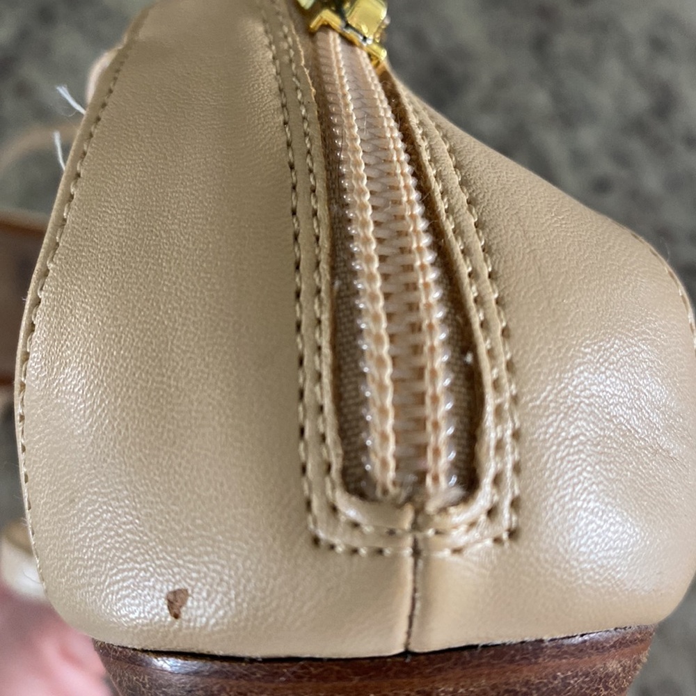 DV Dolce Vita Strapped Sandal size 8 in great condition - Picture 5 of 7